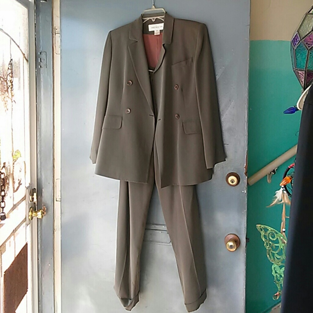 Jones New York pant suit